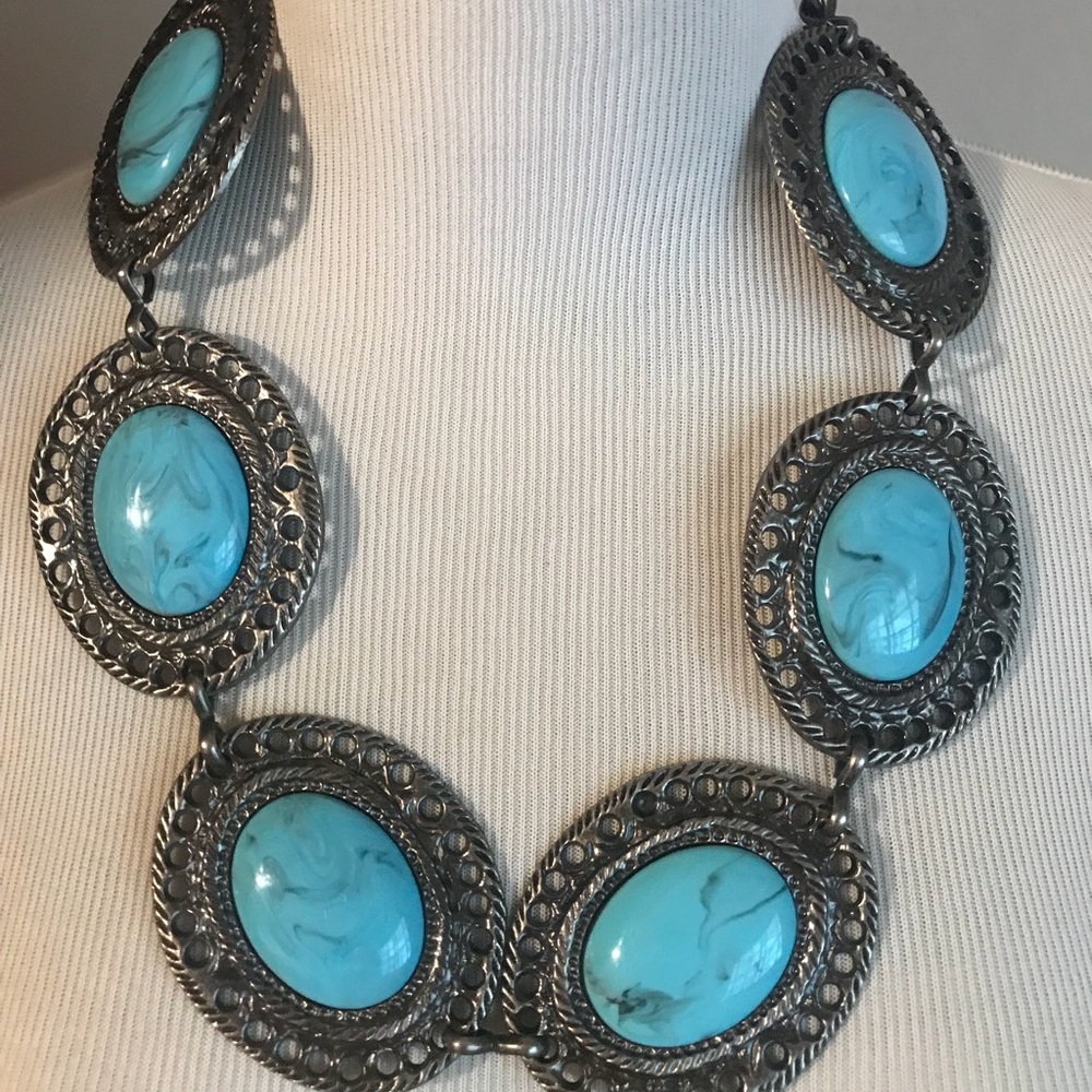 Stunning turquoise like necklace .